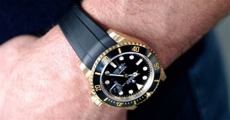 rolex submariner gold black rubber strap